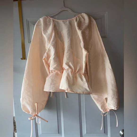 Topshop light peach puff sleeve wrap top size 8 - Picture 3 of 3